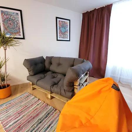 2 Zimmer, 4 Person, Balkon *